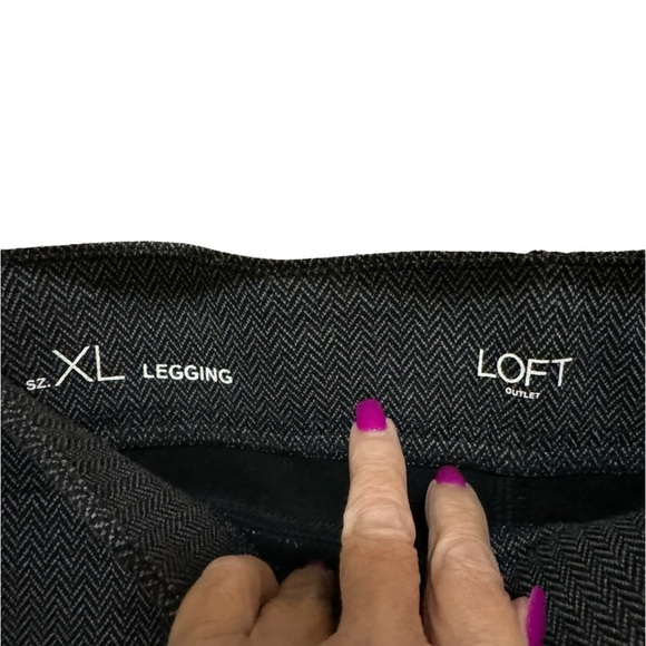 LOFT - Size XL - Textured Gray small herringbone Leggings - Picture 4 of 4